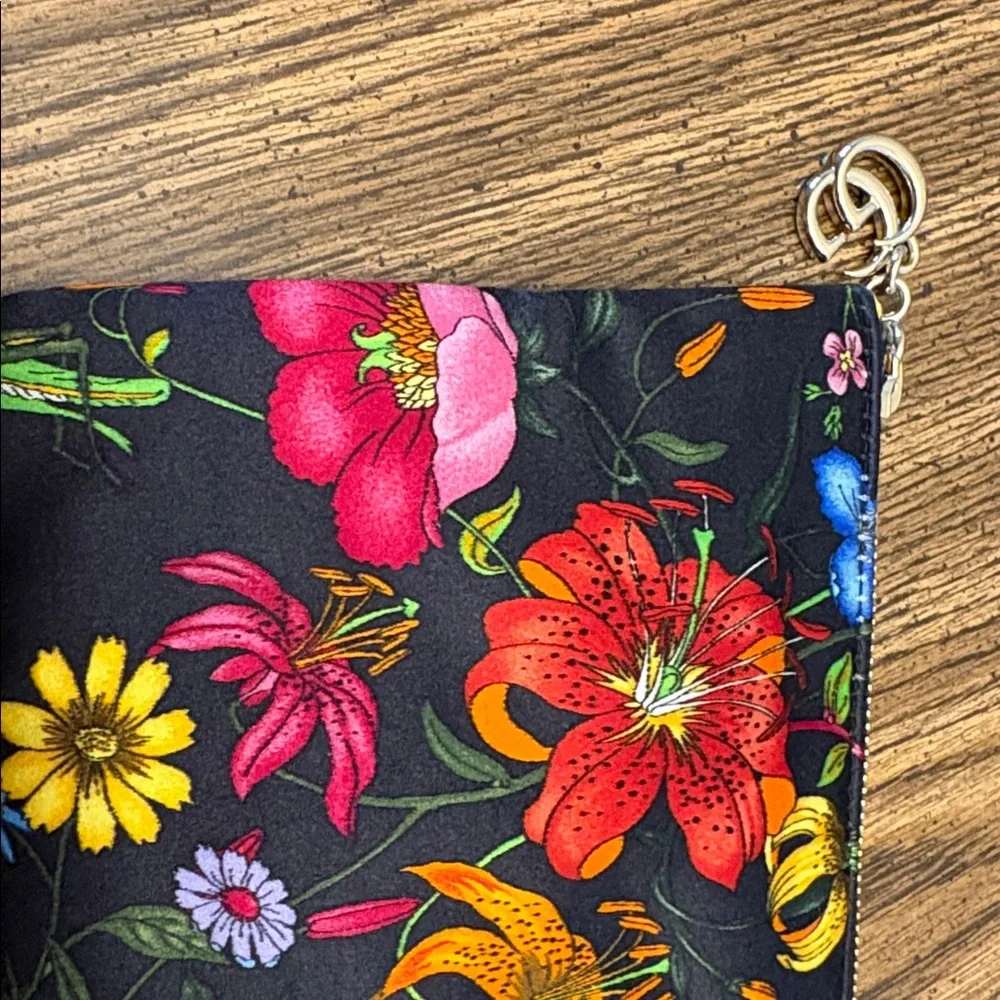 Gucci Black Floral Accessories Bag - NEW (w/o tags) - Picture 2 of 9